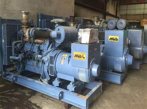 娄星发电机组带负载降电压是什么原因照成的？