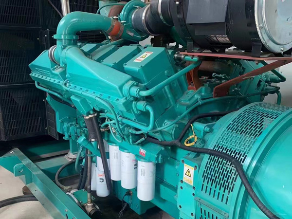 娄星更换100kW柴油发电机组机油时，需要注意哪些事项？